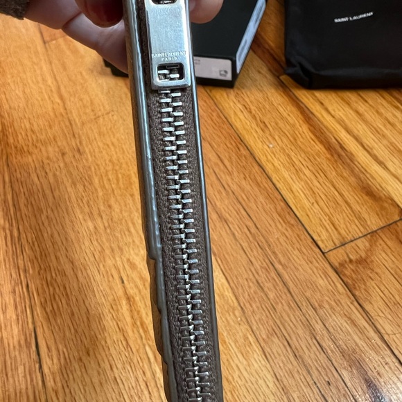 Saint Laurent Fragments Zipped Leather Card Holder W/Box - Picture 5 of 6